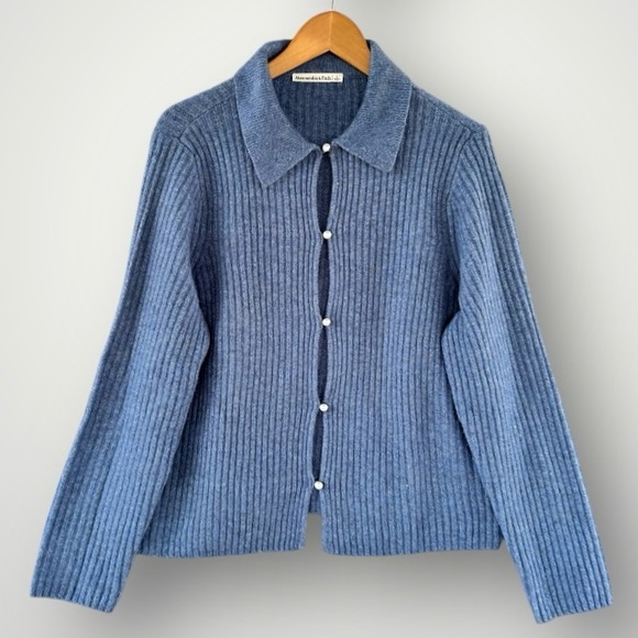 Abercrombie & Fitch Sweaters - 🎉5 for $45🎉 Abercrombie fitch cardigan sweater women size L blue